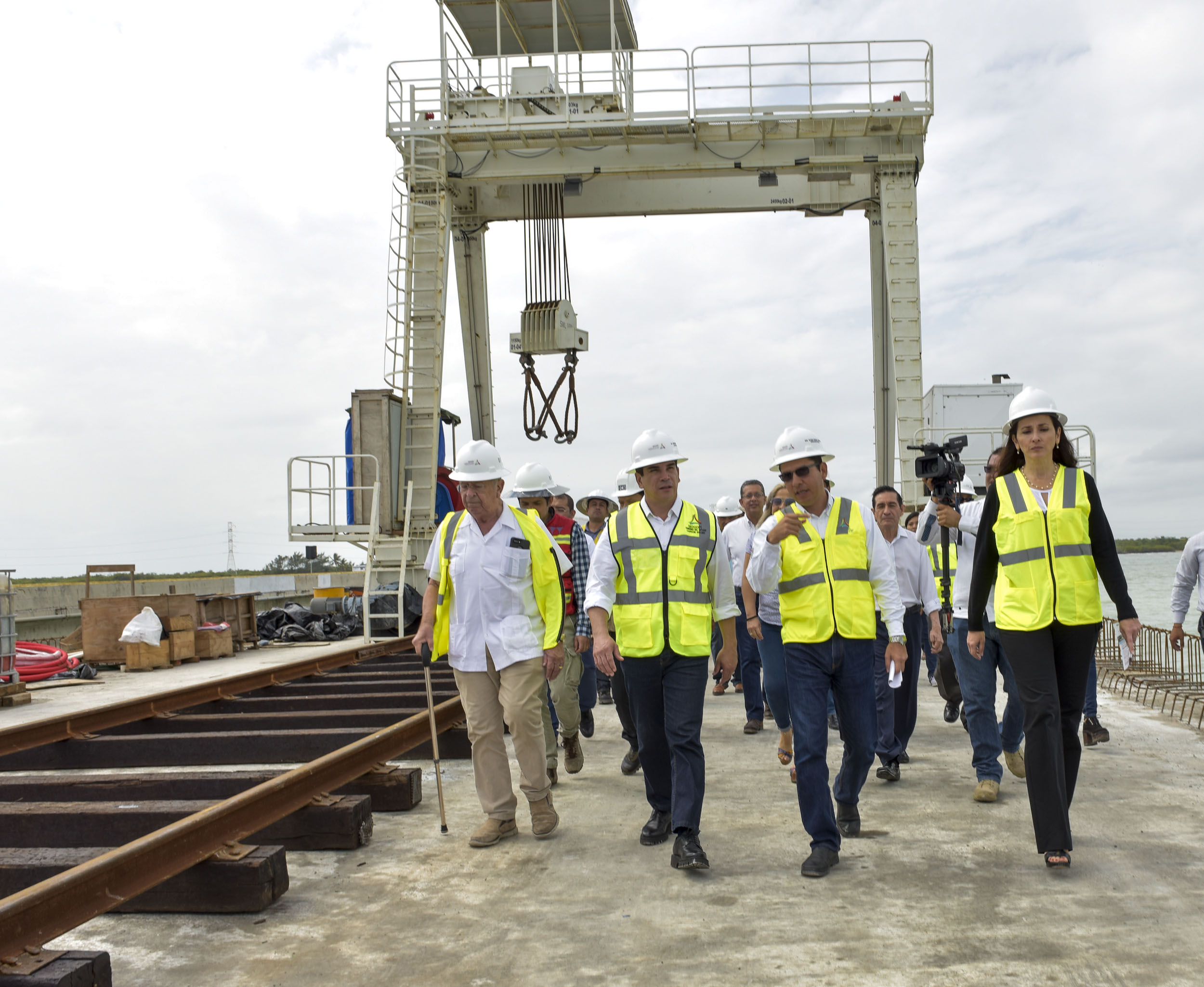 Nuevo puente de la unidad