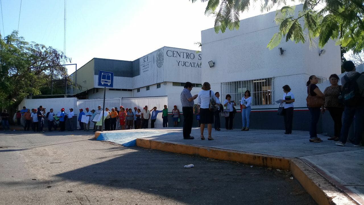 28580000 10204157005882160 246402140 o