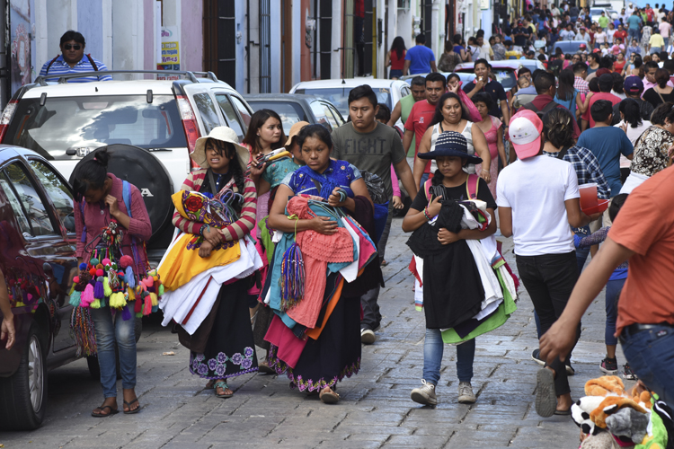 04. chapitas vendiendo 2EDITADA