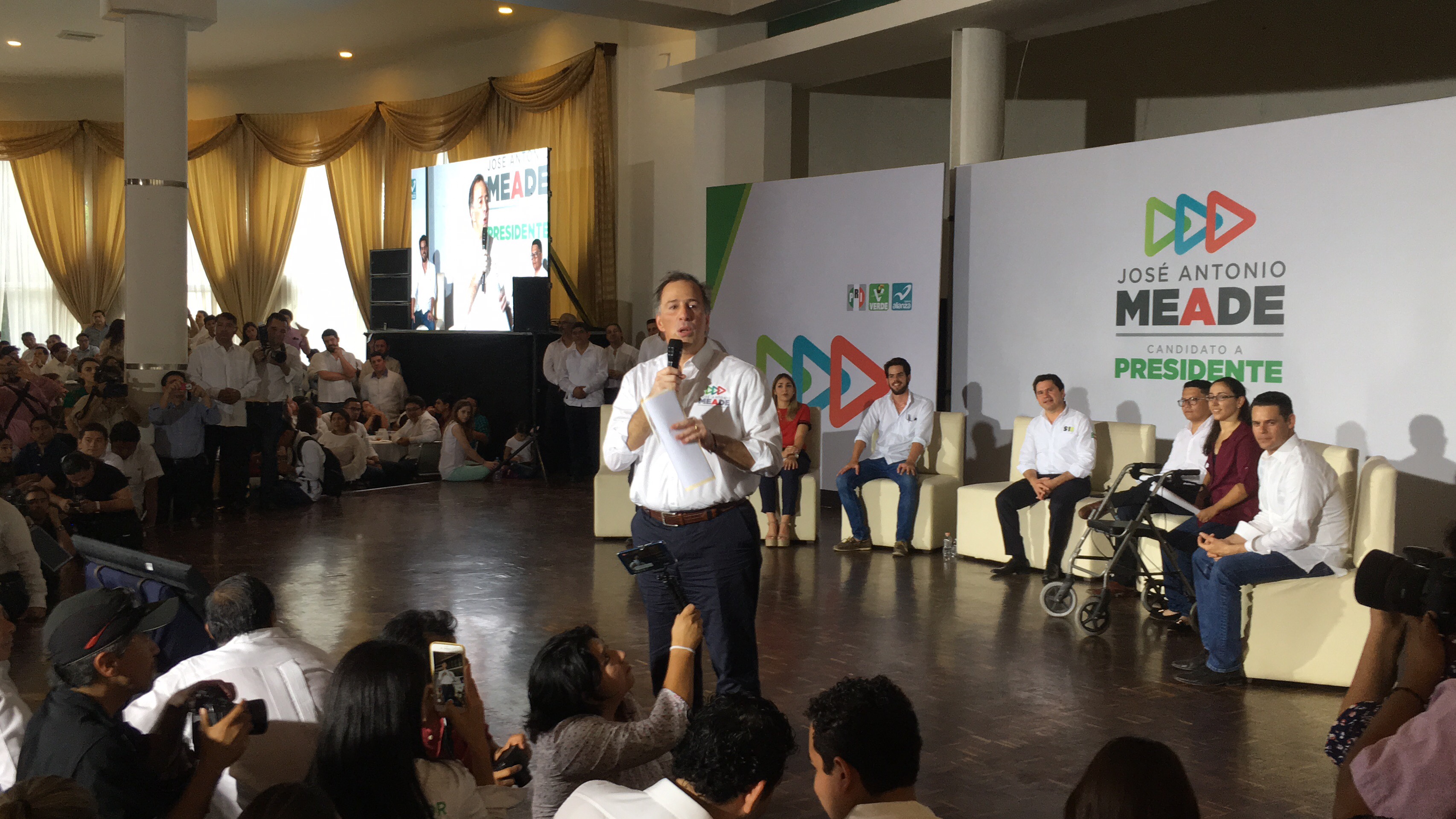 Meade jovenes