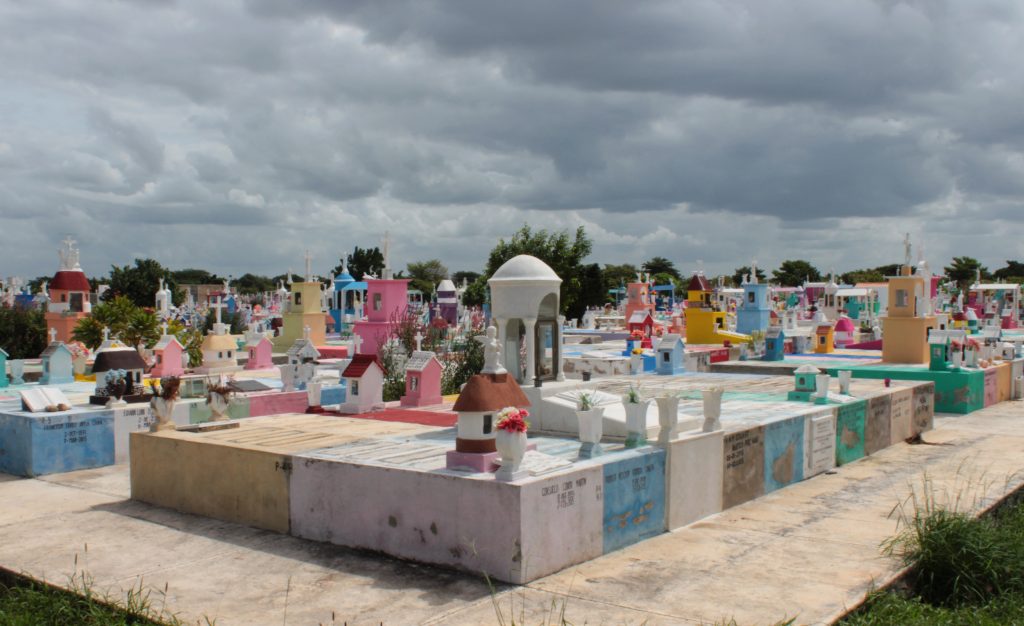 Zona más nueva cementerio xoclán merida día de muertos 2017 1024x626