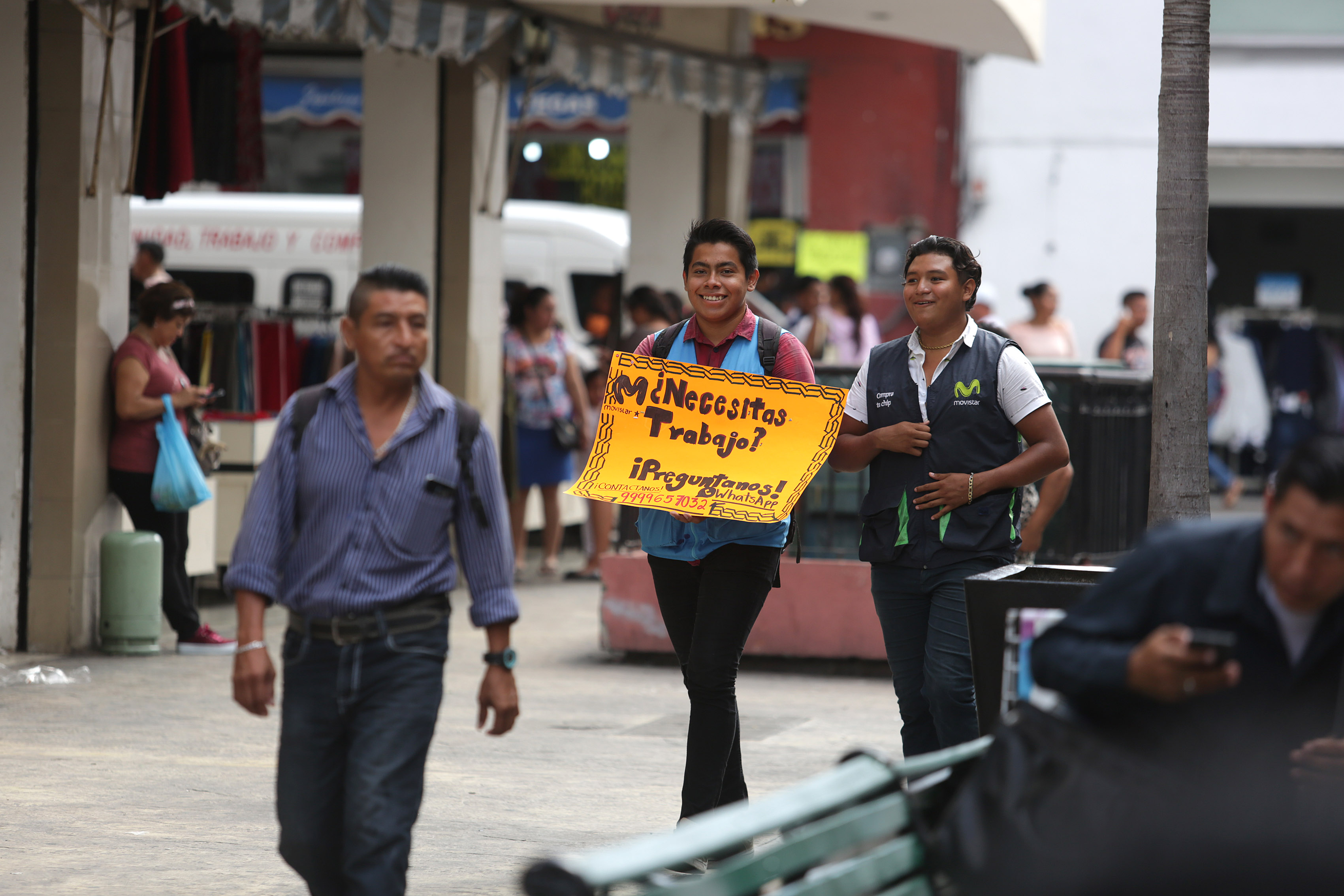 Solicitando personas que busquen empleo