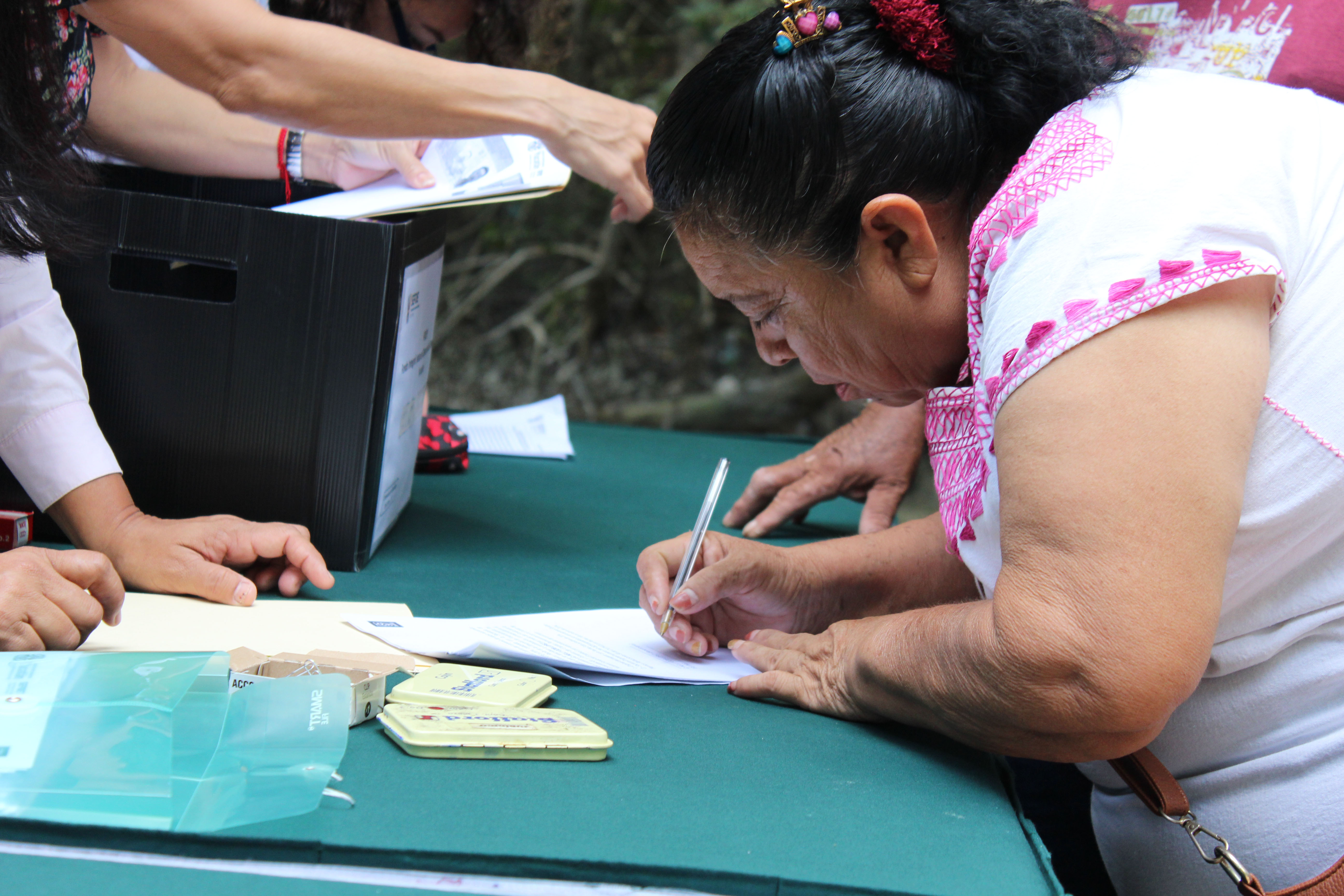 Entrega de facturas a cooperativas de Celestún2