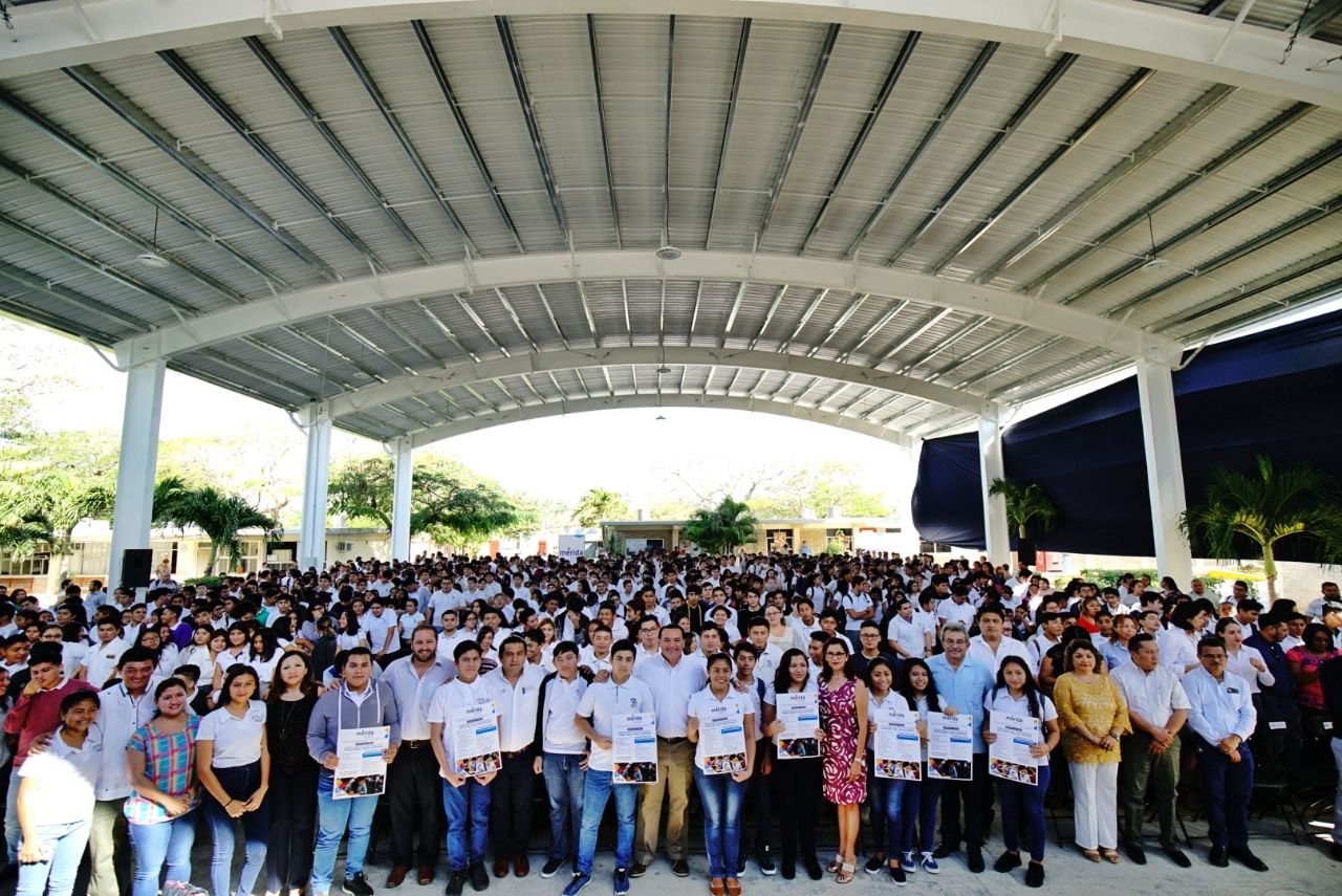 05feb RBC Entrega de techo CETis 112 (3)