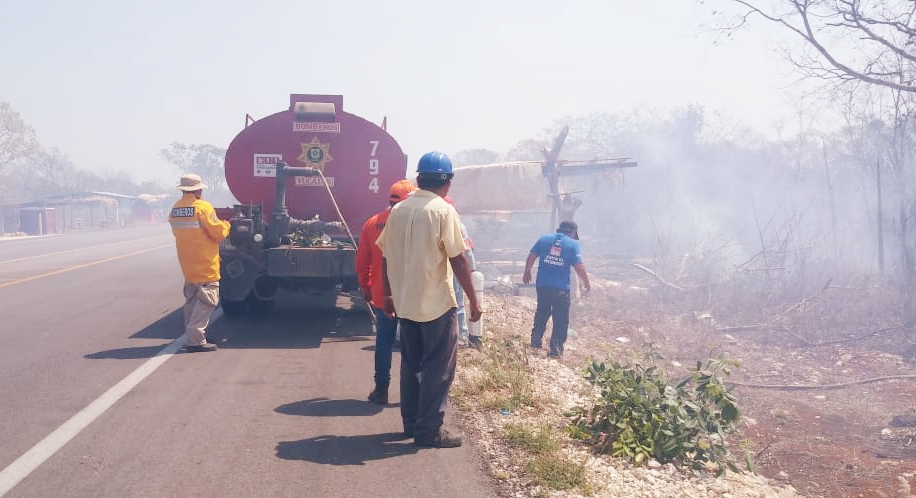 Incendio amenazaba con alcanzar los puestos