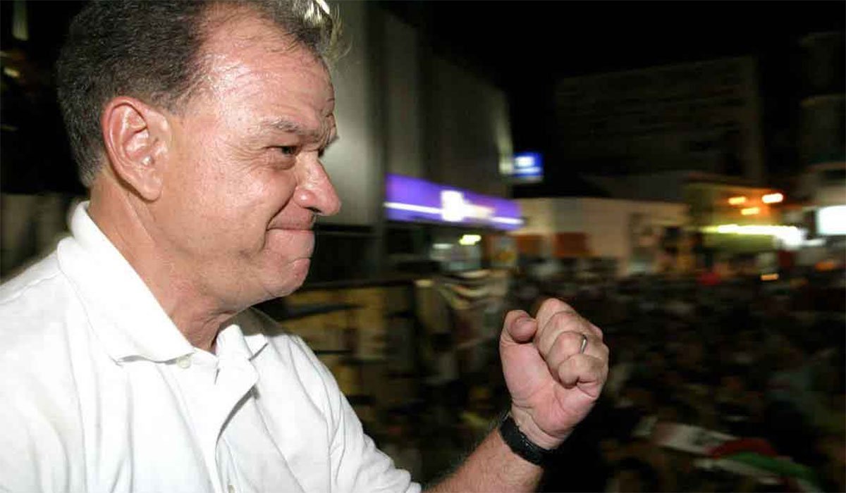 Dan prision domiciliaria a andres granier