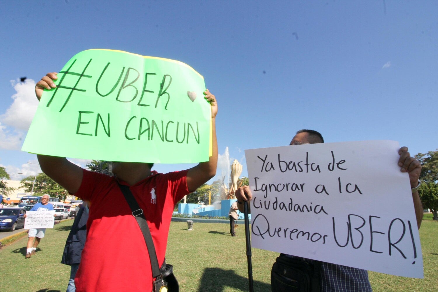 GNNAC-fotos-bajadas-de-la-agencia-de-Infoqroo-de-la-protesta-por-la-suspensión-de-Uber-en-Cancún-Manifestación-de-Uber-en-céntrica-avenida_26218253