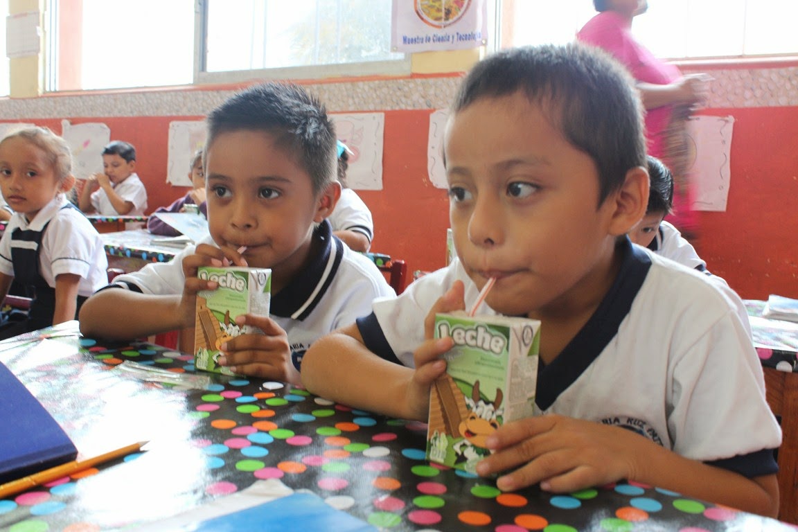 Pequeños disfrutan de los Desayunos escolares