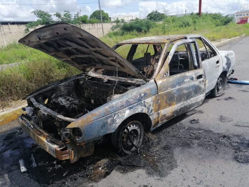 AUTO INCENDIADO