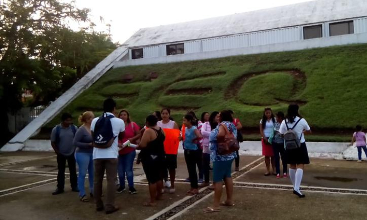 Protestan por falta de maestros en comunidades rurales de Chetumal