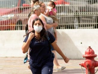 Ante la confirmación del primer caso de persona infectada por el virus del coronavirus en Culiacán, ciudadanos empezaron a tomar medidas preventivas, como el uso de cubrebocas y gel antibacterial para evitar el contagio