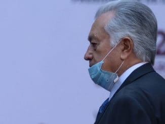 Esteban Moctezuma, secretario de Educación Pública, y Manuel Bartlett, titular de la Comisión Federal de Electricidad, durante la ceremonia por el aniversario luctuoso de Emiliano Zapata.