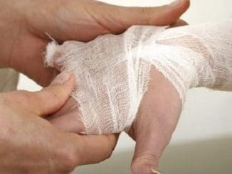 Simpatizantes de México Libre acudieron al INE para apoyar la impugnación.