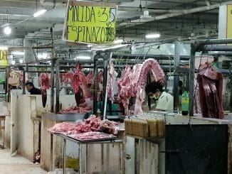 MERCADO CARNE CERDO CARNICEROS