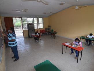 Alumnos de la Escuela Primaria Vicente Guerrero, en la comunidad de Cancabchen, Campeche, regresaron a clases presenciales siguiendo los protocolos sanitarios debido a la pandemia de Covid 19.