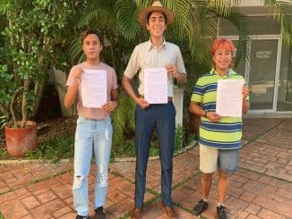 ABRILSE ENCUENTRA A LA DERECHA DE BERMUDA Y PELO ROJO