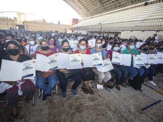 Entrega de becas económicas Mérida (5)