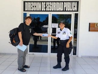 GNYUC VALLADOLID POLICIA AYUDA A CHINO A RECUPERAR SU CELULAR scaled