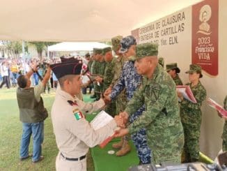 Reciben Cartilla Militar scaled