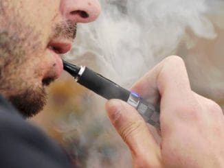 Cigarro electrónico fumar