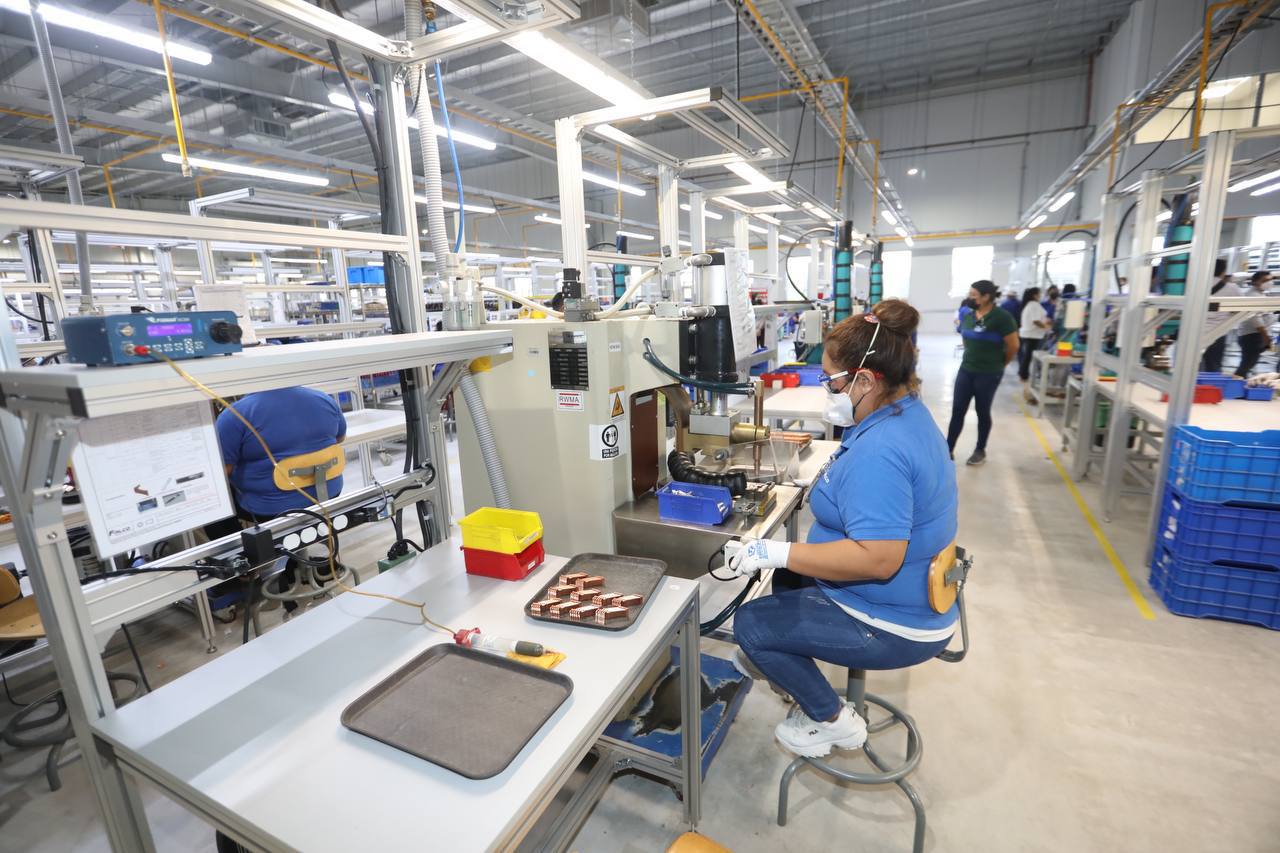 EMPLEOS INDUSTRIA TRABAJADORES FALCON (1)