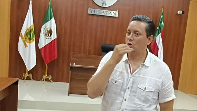 Rafael echazarreta torres, dirgente del pri en mérida