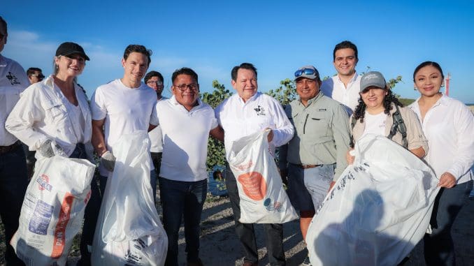 Limpieza playa progreso (1)